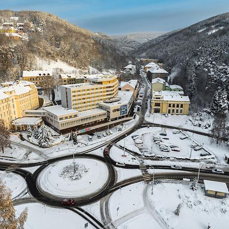 Hotel Luzice Яхимов Экстерьер фото