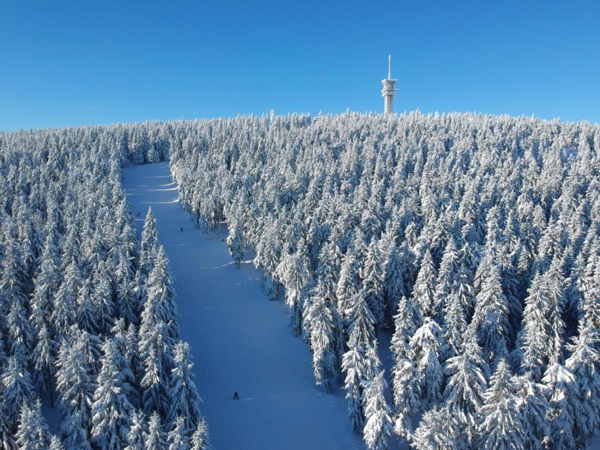 Hotel Luzice Яхимов Экстерьер фото